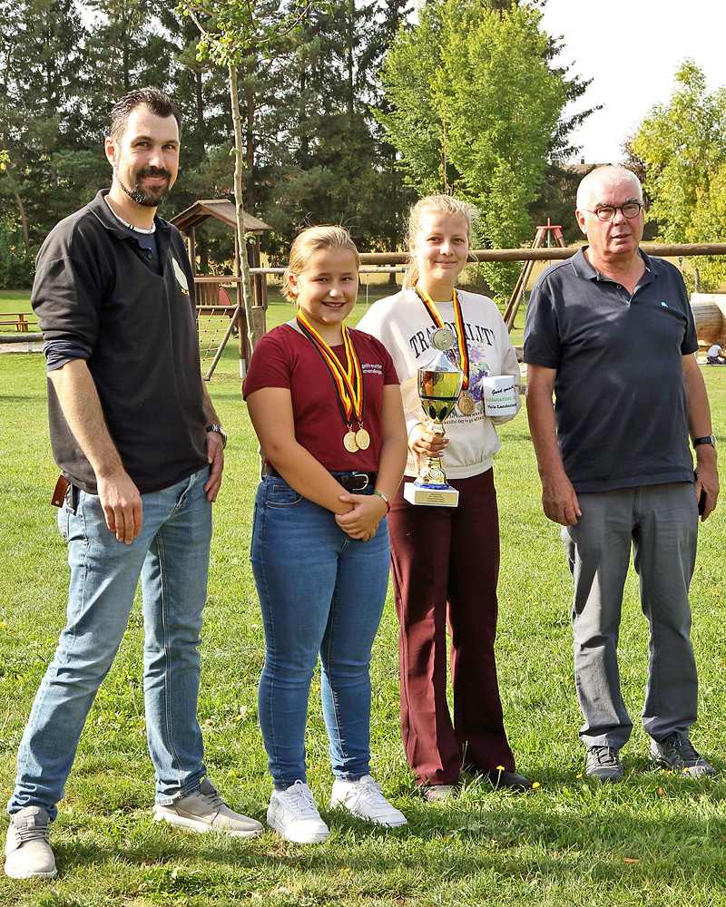 Jugendsieger mit Landesgruppensprechern (Foto D. Hockenberger)